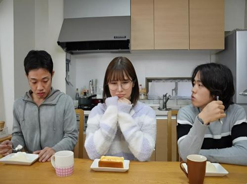 Sepupunya pemalu dan berakhir